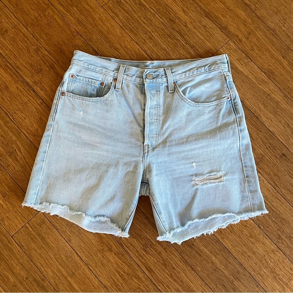 Levi's 501 Mid Thigh Shorts Light Wash 30